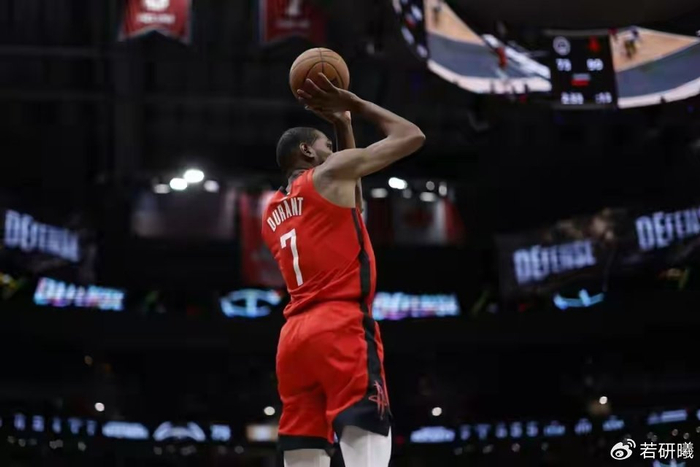 亚历山大追平张伯伦63年纪录 连续126场20+创历史