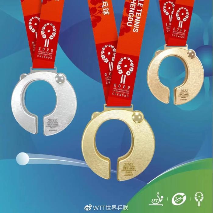 成都世乒赛团体赛奖牌设计融合熊猫玉佩乒乓球