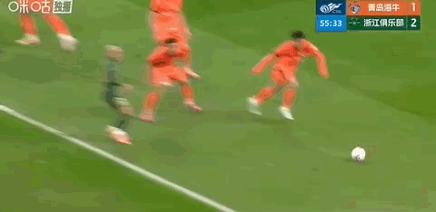 浙江队王钰栋双响助队逆转青岛海牛