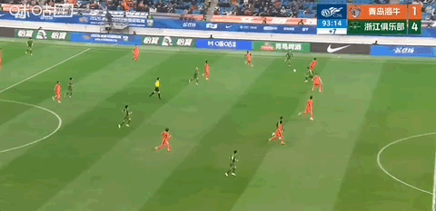 浙江队王钰栋双响助队逆转青岛海牛