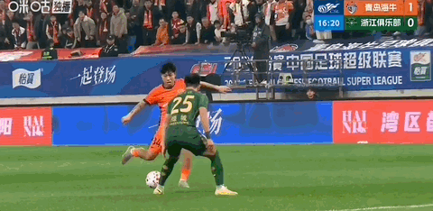 浙江队王钰栋双响助队逆转青岛海牛