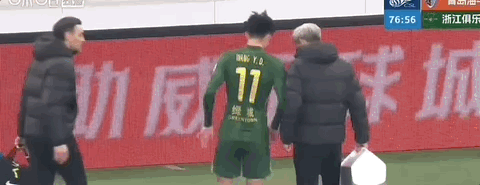 浙江队王钰栋双响助队逆转青岛海牛