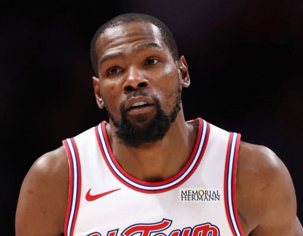 杜兰特37岁仍保持顶级效率，场均25.8分引领联盟