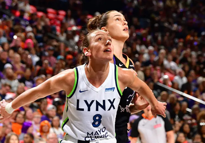 李月汝在达拉斯飞翼集训面临8位内线强敌，争夺